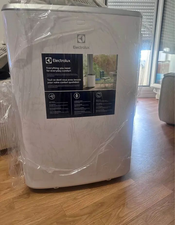  Mobile Klimageräte der Marke Electrolux mit einer Leistung von 12'000 BTU.  