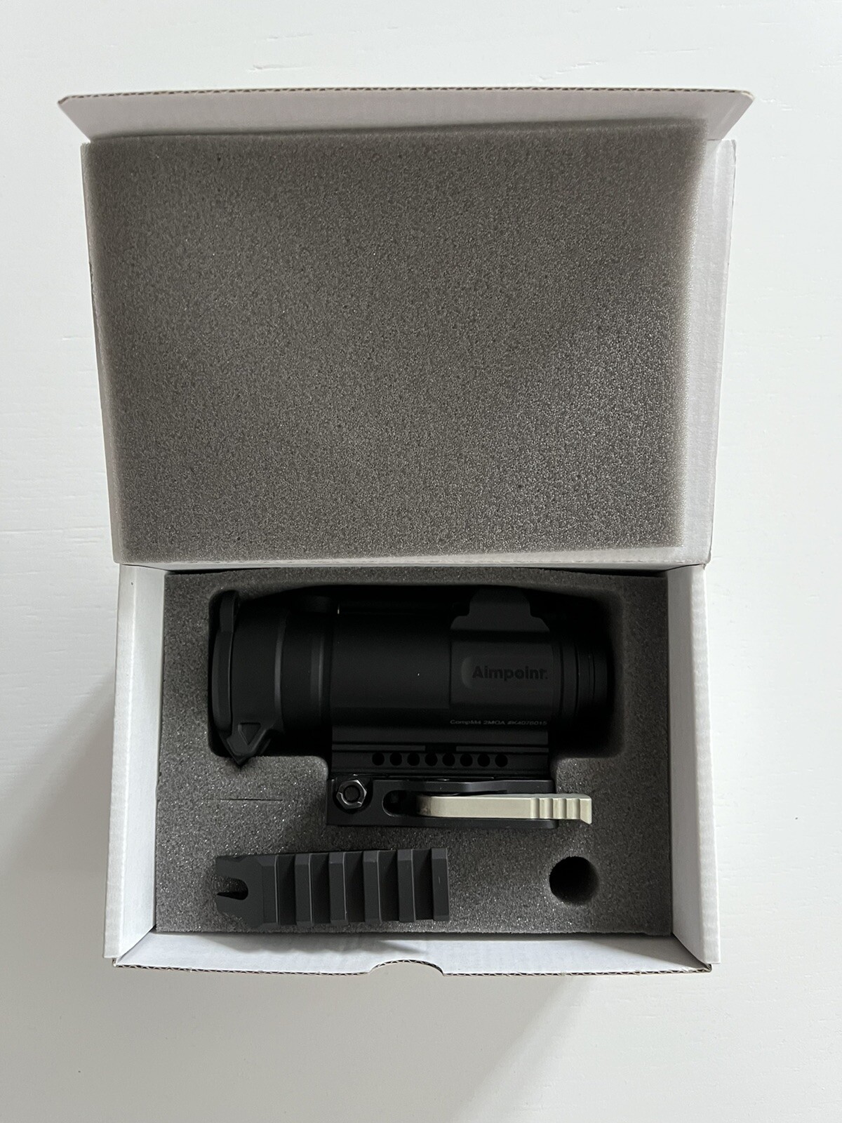 Aimpoint Comp M4 Rotpunktvisier mit Montage