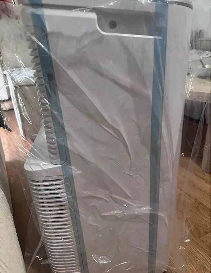  Mobile Klimageräte der Marke Electrolux mit einer Leistung von 12'000 BTU.  